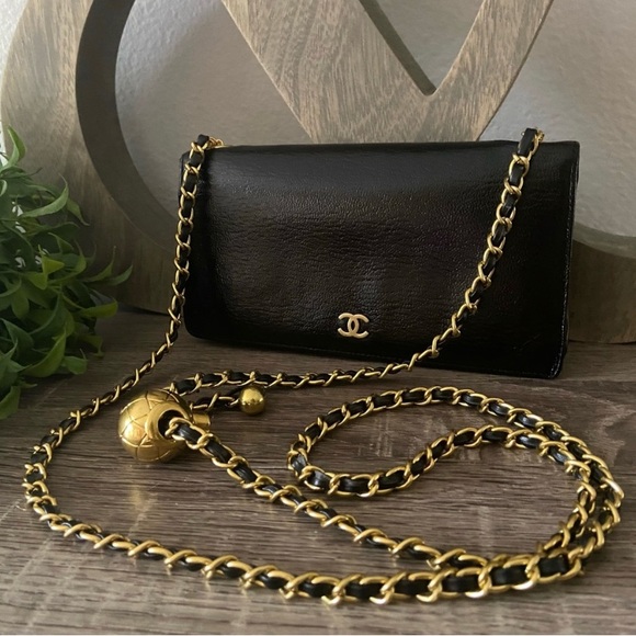 🖤⚜️Vintage Chanel Pearl Crush Wallet on a Chain Black Leather Crossbody - Picture 9 of 11